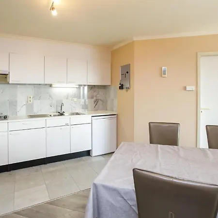 1 Bedroom In Lägenhet Oostende